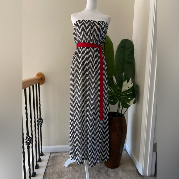YETTS maxi dress with black & white chevron - Picture 2 of 7